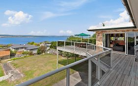 Lofty Lakeviews - Acacia Bay Holiday Home