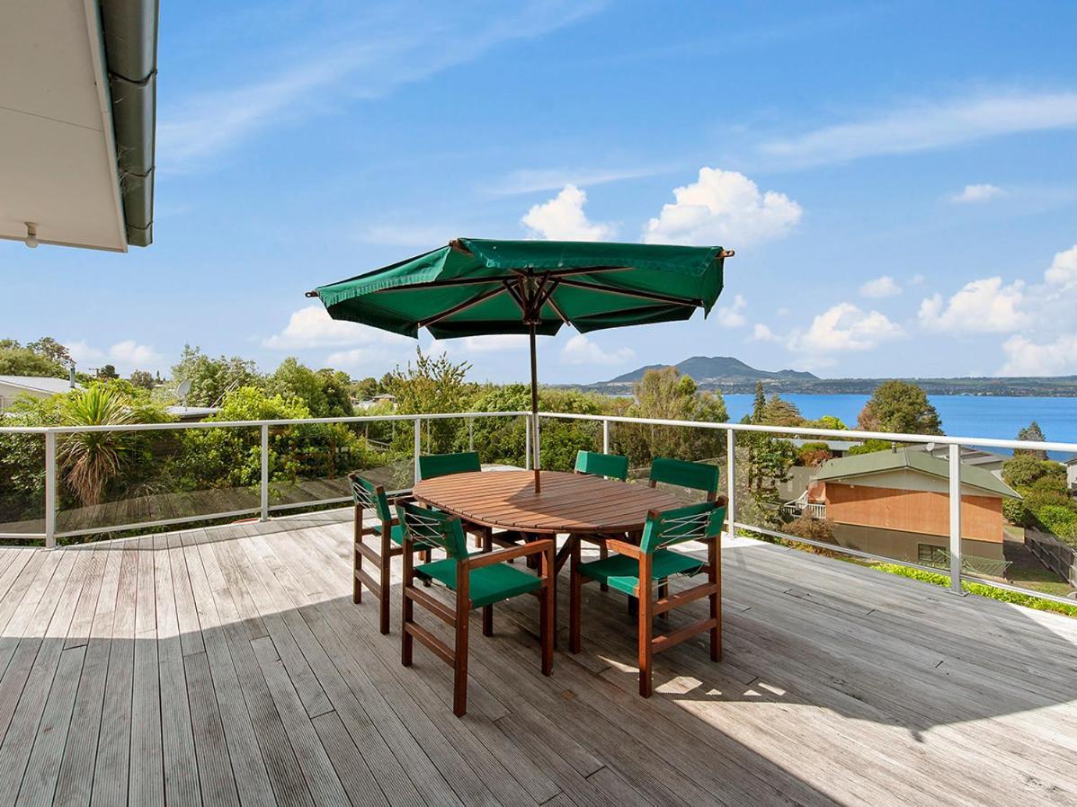 Lofty Lakeviews - Acacia Bay Holiday Home Taupo Exterior photo