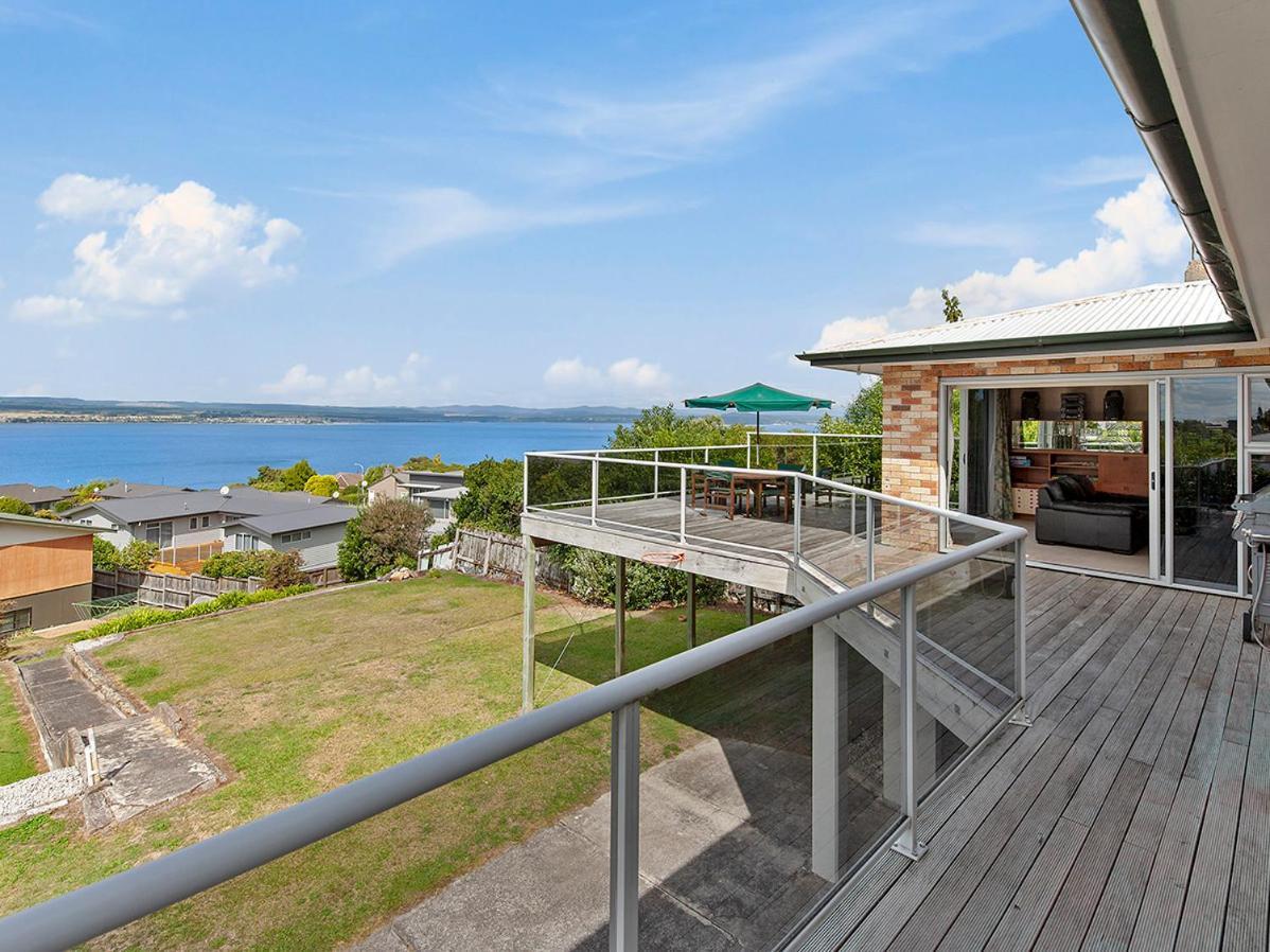 Lofty Lakeviews - Acacia Bay Holiday Home Taupo Exterior photo