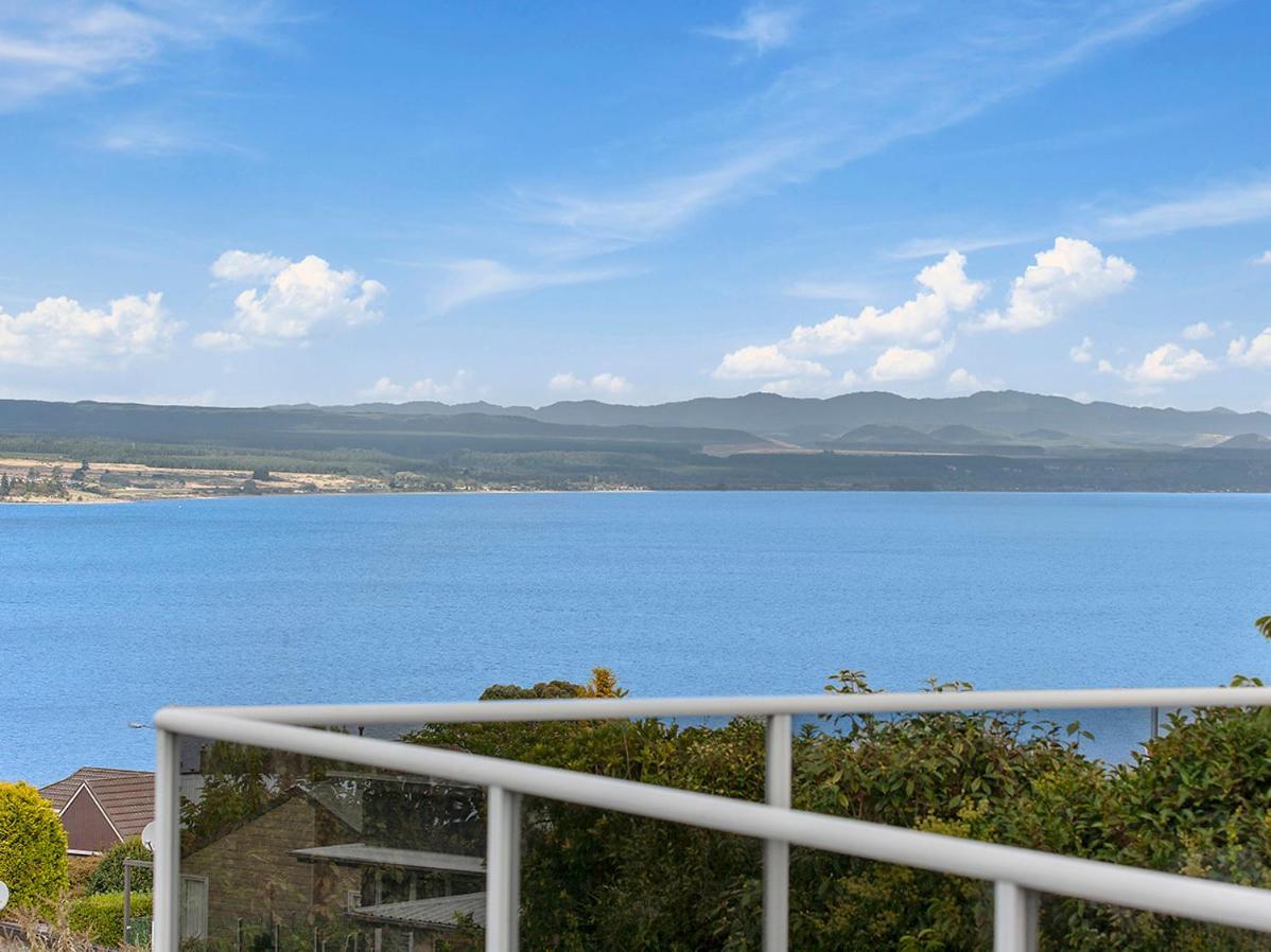 Lofty Lakeviews - Acacia Bay Holiday Home Taupo Exterior photo